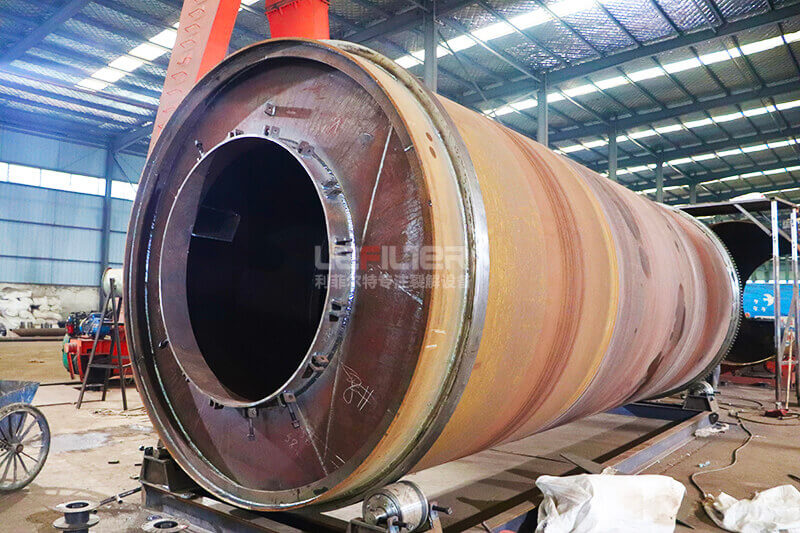 利菲爾特熱裂解設(shè)備制作當中